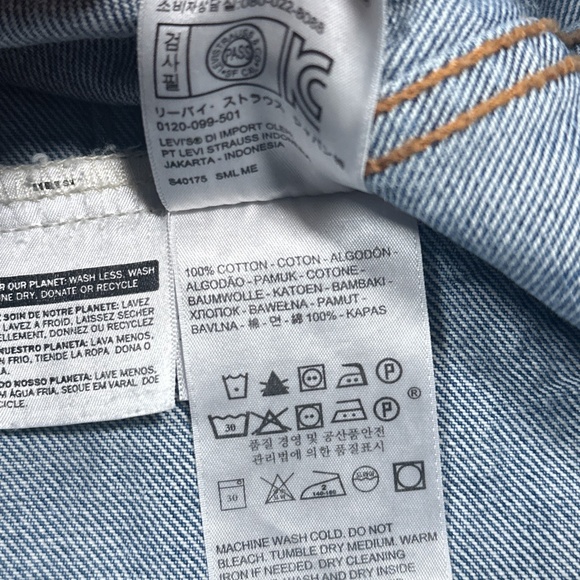 Levi's LGBT Pride I Have Seen The Future Rainbow Denim Trucker Jacket Mens XL - Picture 10 of 12